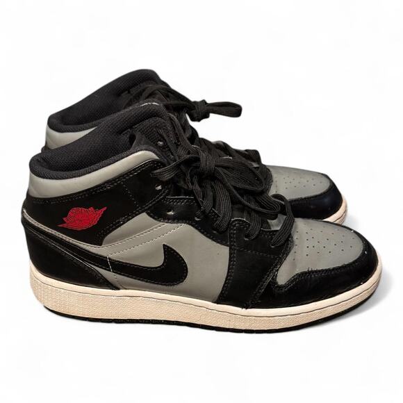 US 7Y Air Jordan 1 Mid “Shadow Red” 554725-096 (Black/Grey) - Picture 3 of 7